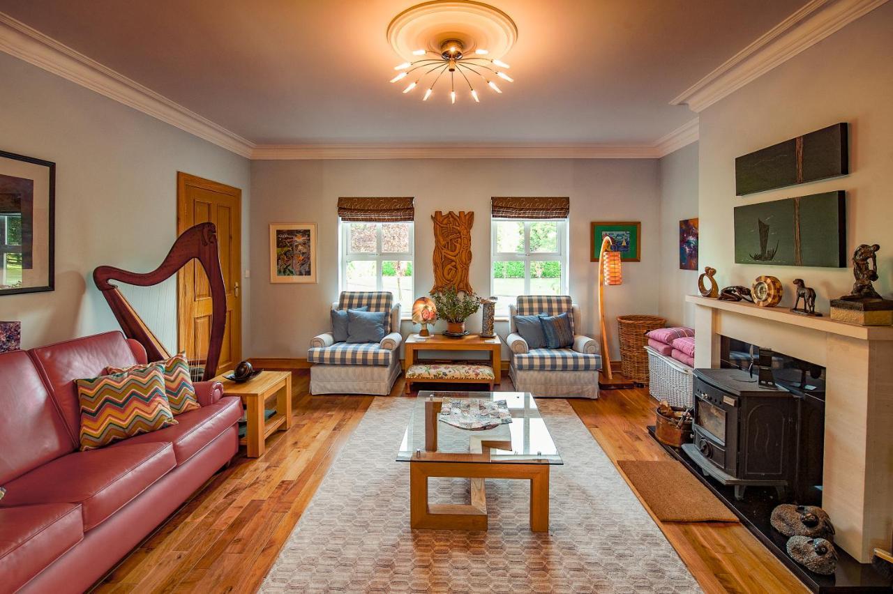 Lynster House Hotel Монахан Екстериор снимка