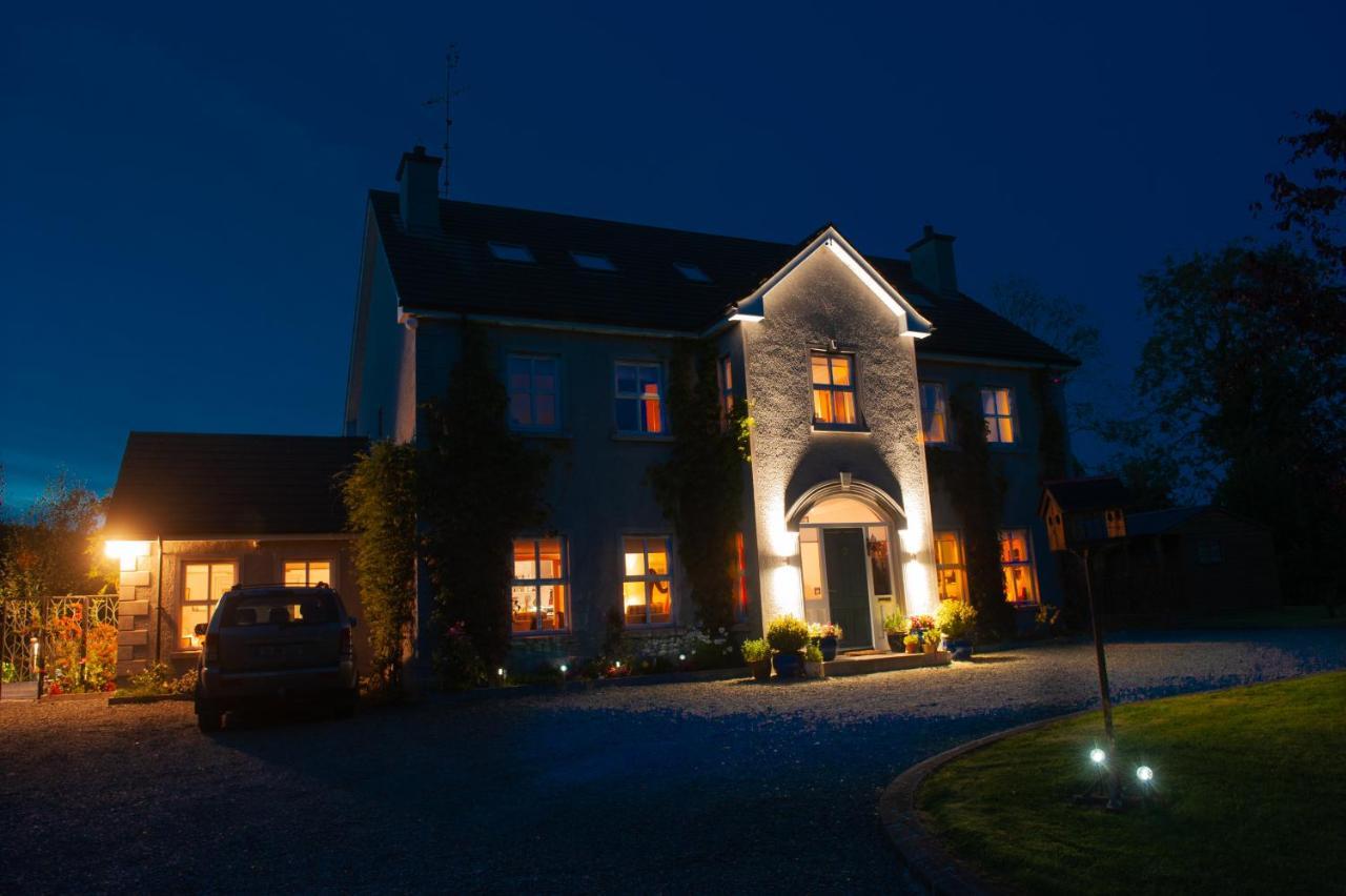 Lynster House Hotel Монахан Екстериор снимка