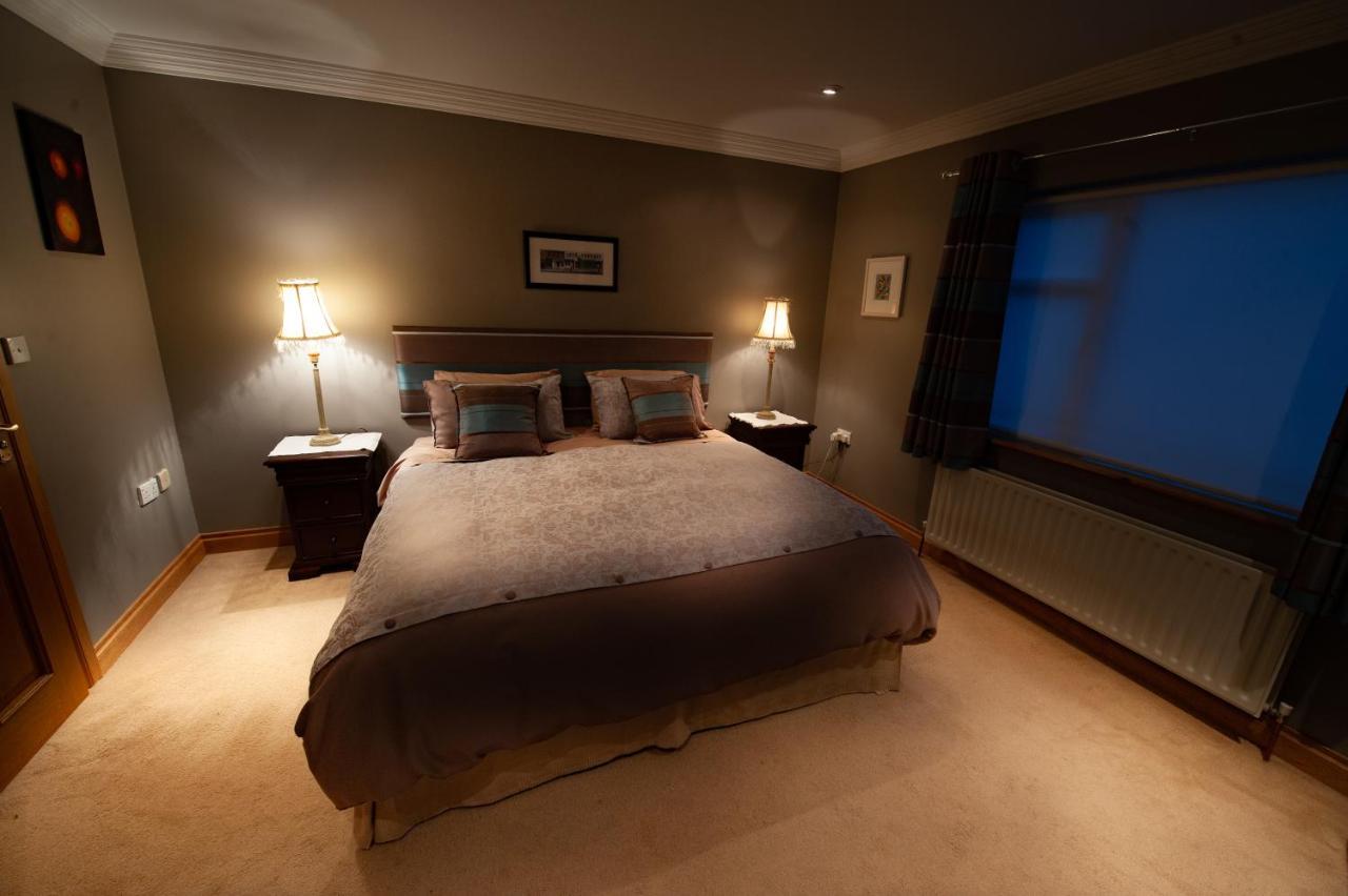 Lynster House Hotel Монахан Екстериор снимка