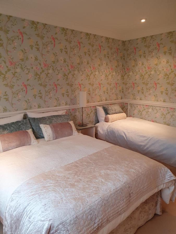 Lynster House Hotel Монахан Екстериор снимка