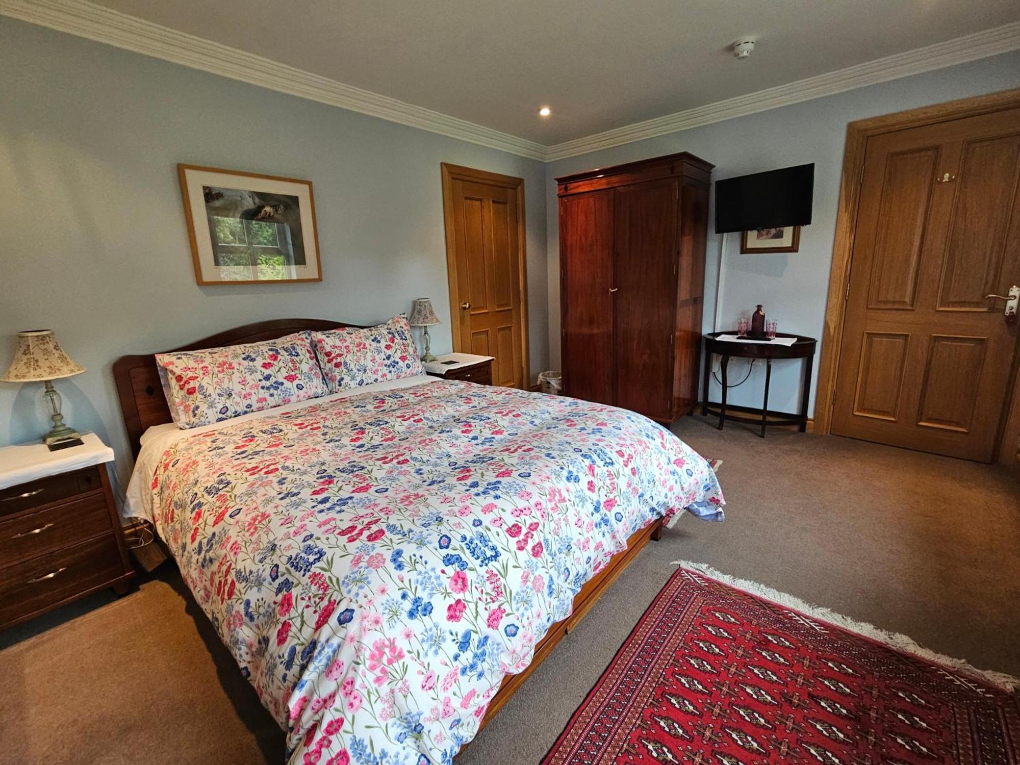 Lynster House Hotel Монахан Екстериор снимка